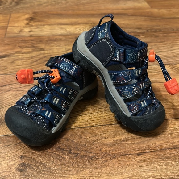 Toddler Keen water shoes - Picture 2 of 5